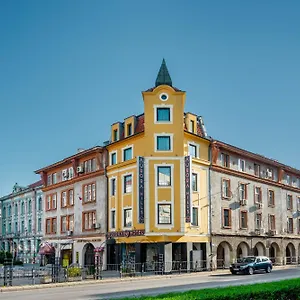 Aurora Hills Otel